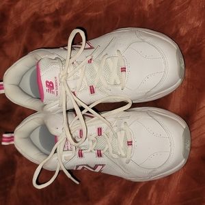 New Balance 608 tennis shoes 9.5 white and pink